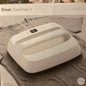 Cricut easy press 2 LIKE NEW WITH ORIGINAL BOX